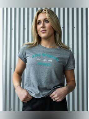 XX-XY Athletics T-shirt-FIT: Slim, slightly cropped fit—Limited edition-Heather